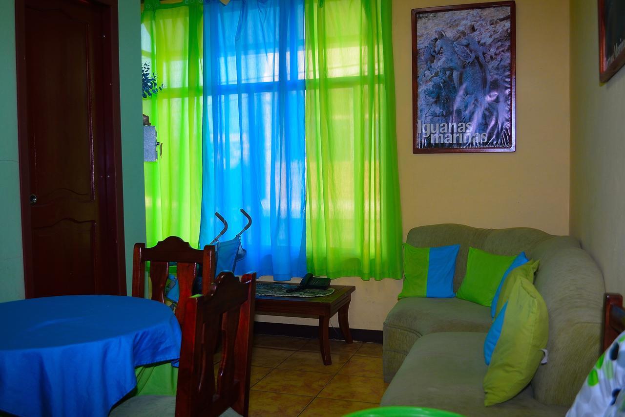 Tintorera Guest House Puerto Ayora  Exterior photo