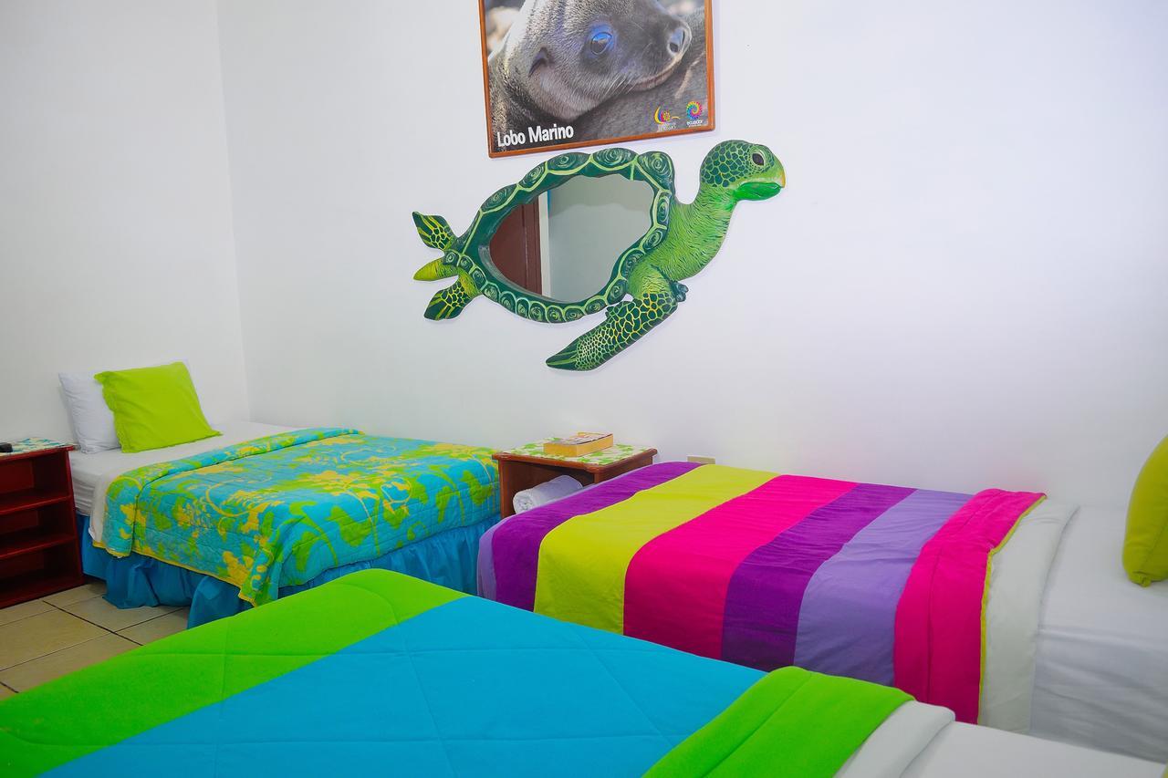 Tintorera Guest House Puerto Ayora  Exterior photo