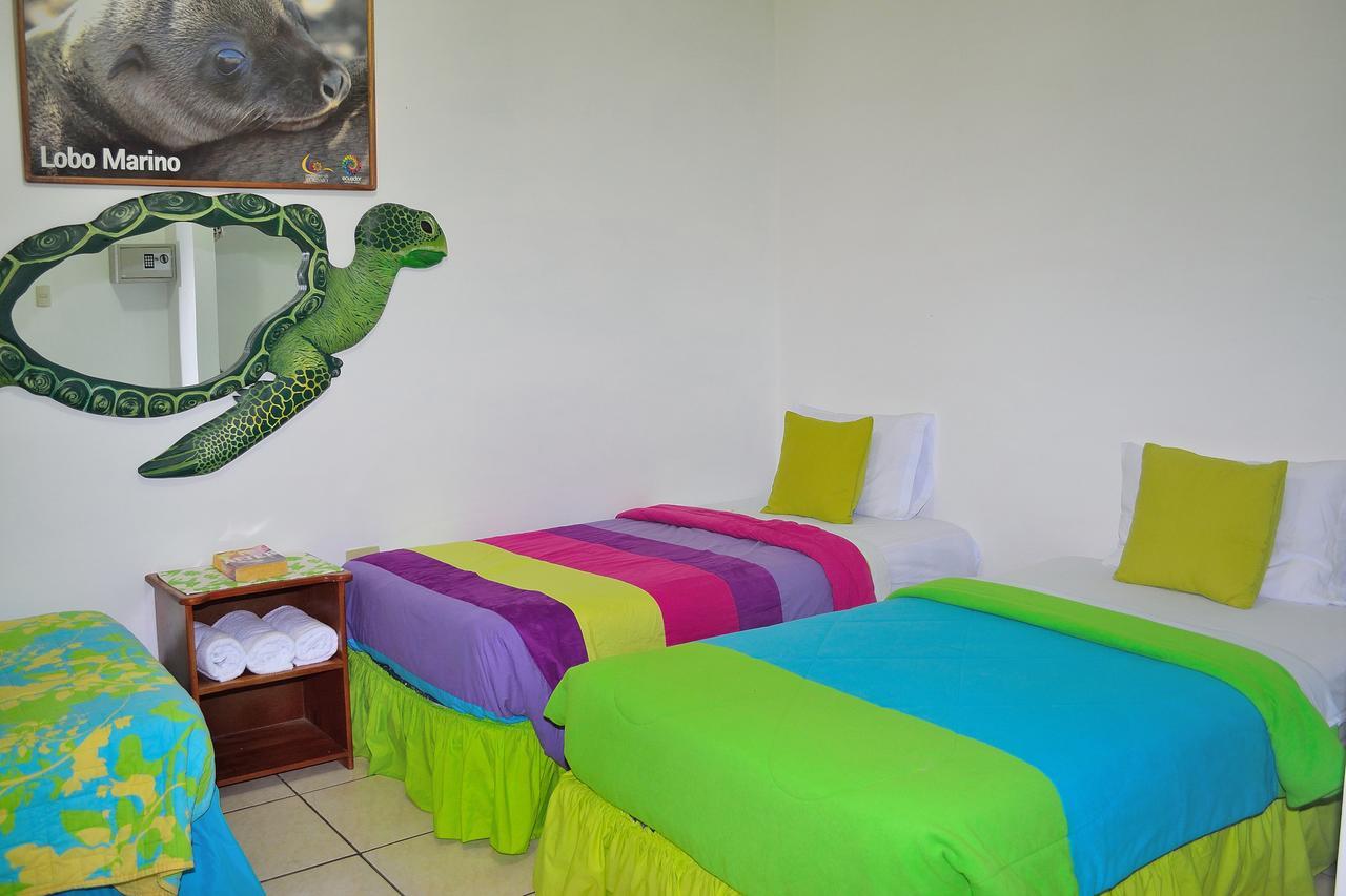 Tintorera Guest House Puerto Ayora  Exterior photo
